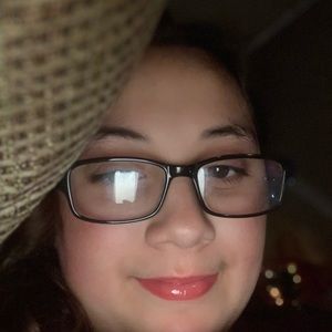 Meet your Posher, Abigail